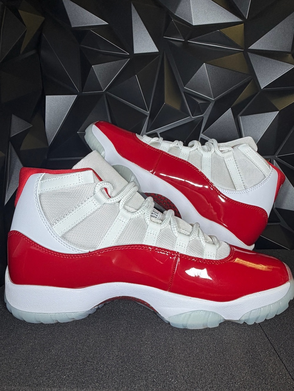 Jordan Retro 11 - Picture 2 of 9